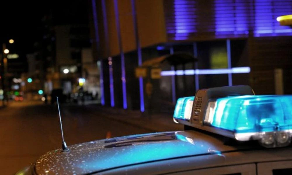 ΕΛ.ΑΣ: Επίθεση με πέτρες στα γραφεία του ΠΑΣΟΚ